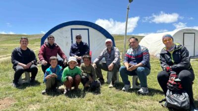 Erzurum’da bir grup bisikletçi kent merkezinden yaklaşık 50 km uzaklıktaki