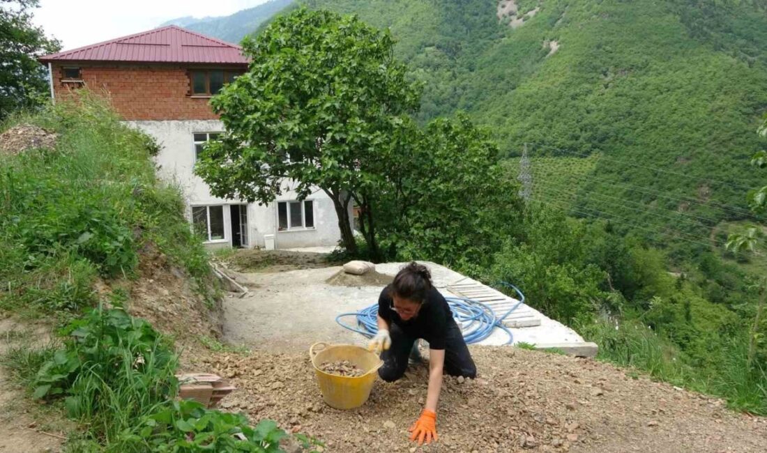 İstanbul’daki şehir hayatını ve sanat kariyerini geride bırakan Kısmet Ekim