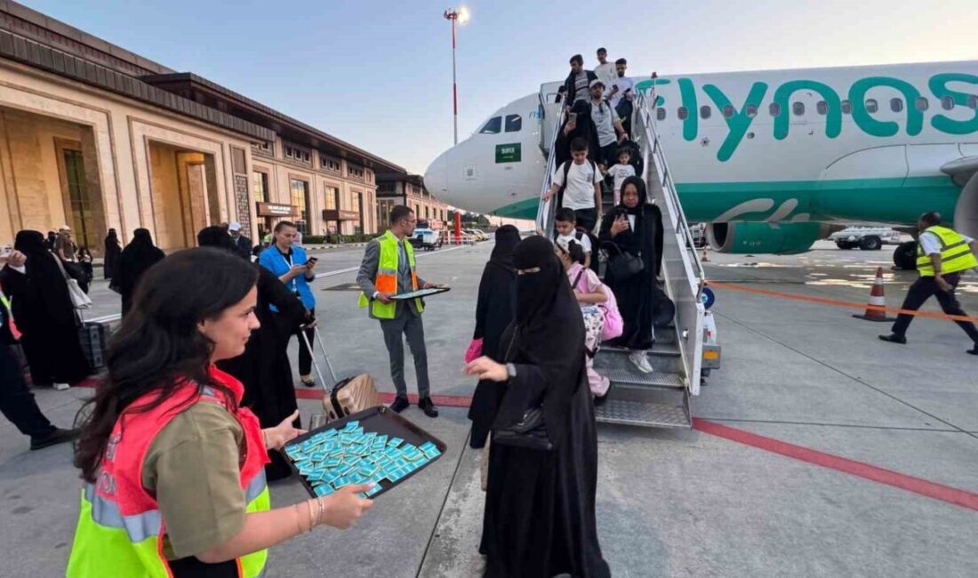 Suudi Arabistan’ın başkenti Riyad’dan Rize’ye gerçekleşen ilk uçuşta yolcular tulum
