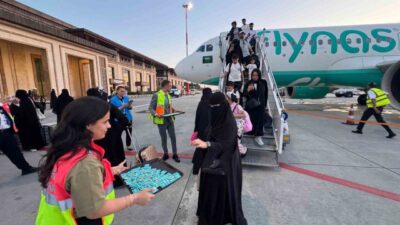 Suudi Arabistan’ın başkenti Riyad’dan Rize’ye gerçekleşen ilk uçuşta yolcular tulum