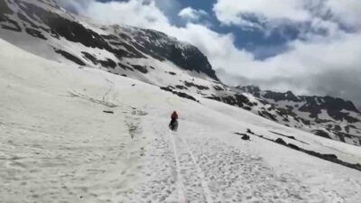 Rize’nin İkizdere ilçesine bağlı Ovit Dağı’nda yaz mevsiminin gelmesine rağmen