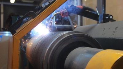 Sanayi üretimi yıllık yüzde 3,3 artarken, aylık yüzde 3,1 azaldı.