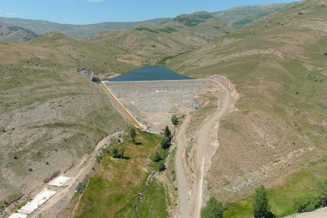 Bayburt merkeze bağlı Sarımeşe köyünde yapımı tamamlanan Sarımeşe Göleti Sulama