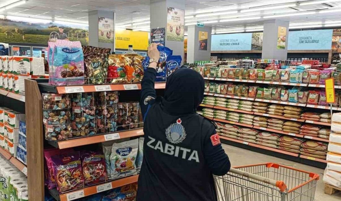 Kocaeli’de zabıta ekipleri kent genelinde şeker ve çikolata satan iş