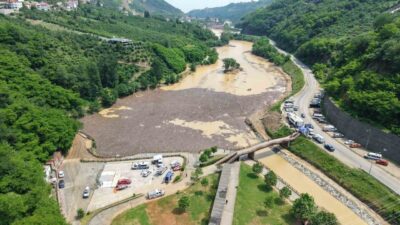 Trabzon’da meydana gelen sel sonrası, Akçaabat ilçesinde evine dönmeyen Hüseyin