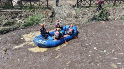 Trabzon’da önceki gün etkili olan şiddetli yağışlar sonrasında Akçaabat ilçesine