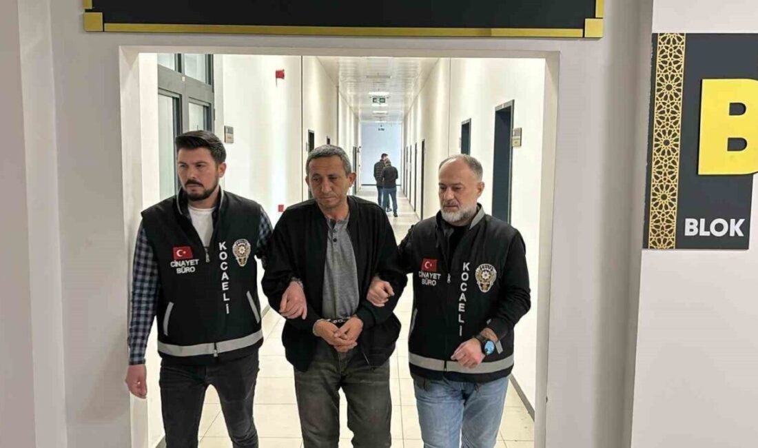Kocaeli’nin Körfez ilçesinde servis şoförü Yılmaz Sınıksaran’ı tabancayla başından vurarak