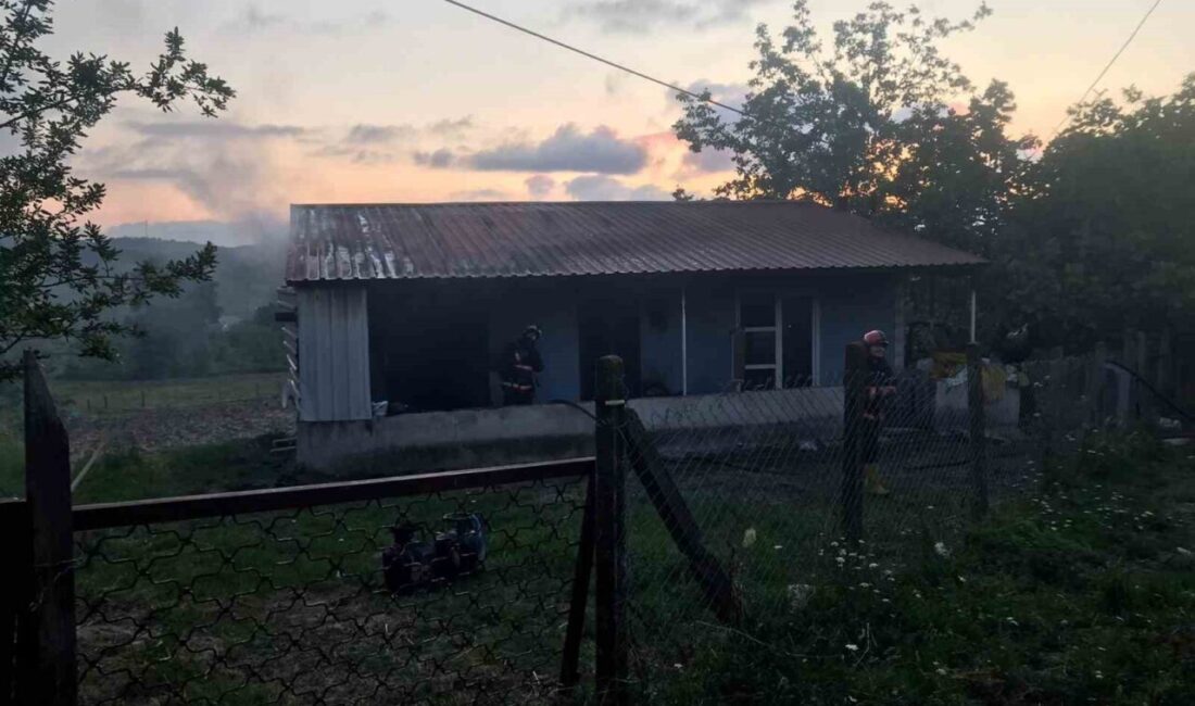 Sakarya’nın Karasu ilçesinde sevgilisiyle kaldığı evi yaktığı iddia edilen kadın,