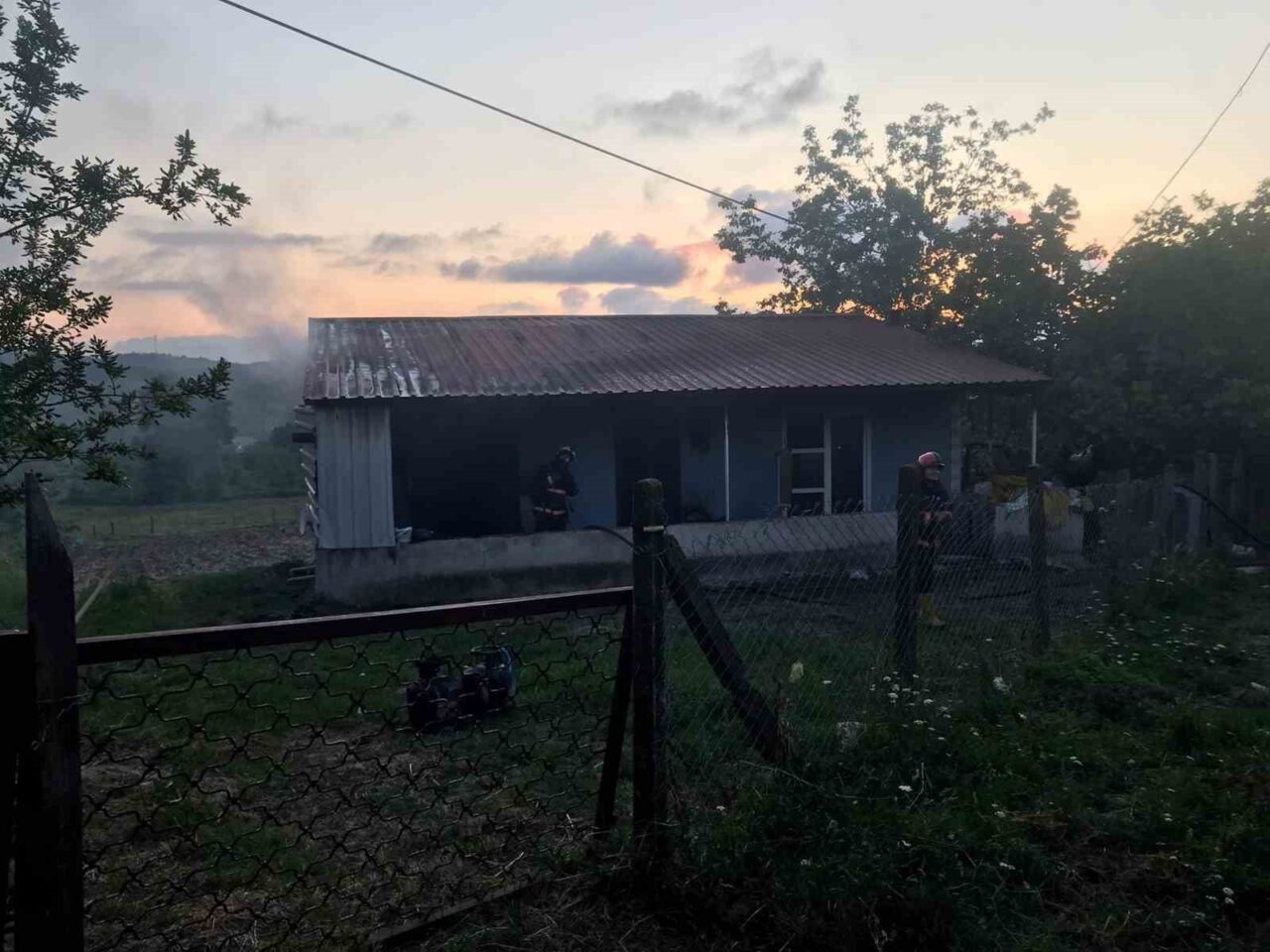 Sakarya’nın Karasu ilçesinde sevgilisiyle kaldığı evi yaktığı iddia edilen kadın,