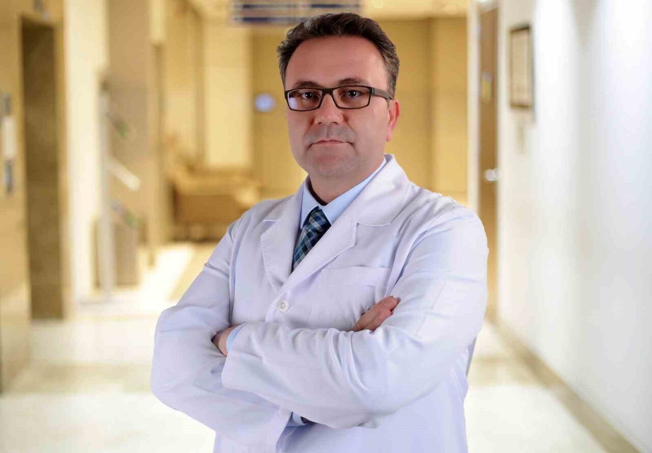 Kalp ve Damar Cerrahisi Uzmanı Opr. Dr. Murat Küsdül, artan
