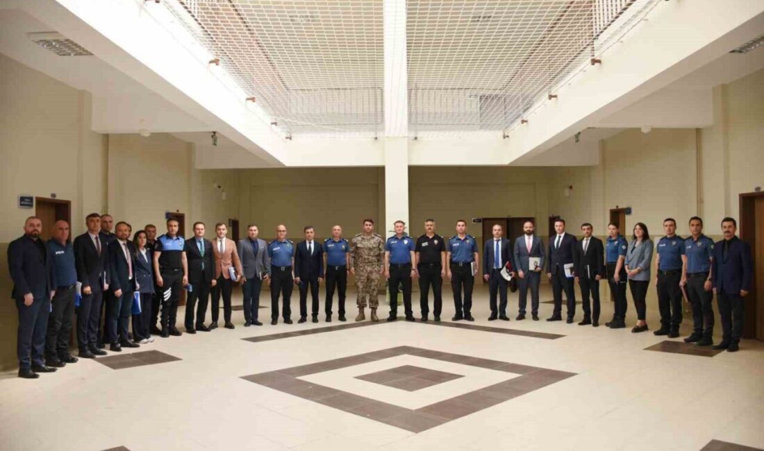 Erzincan İl Emniyet Müdürlüğü kadrosunda bulunup sınır ötesinde görevlendirilen polisler