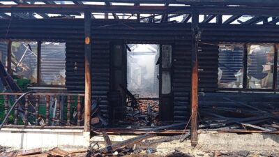 Sinop’un Ayancık ilçesinde bir fabrikanın yemekhanesinde çıkan yangın, itfaiye ekiplerinin