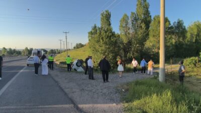 Sivas’ta kontrolden çıkan otomobilin su kanalına düştüğü kazada 3 kişi