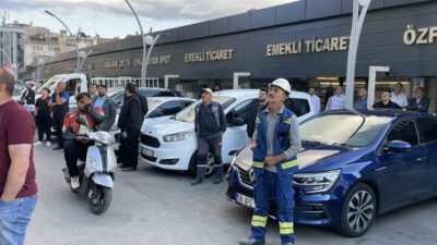 Sivas’ta bir binanın çatı katında çıkan yangın, paniğe neden oldu.