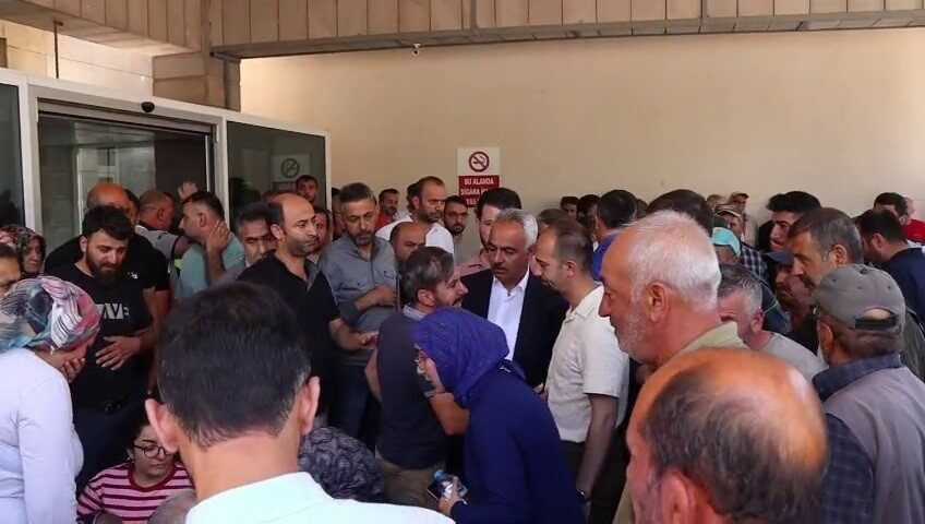 Erzurum’un Oltu ilçesinde taş ocağında meydana gelen göçükte 3 kişinin