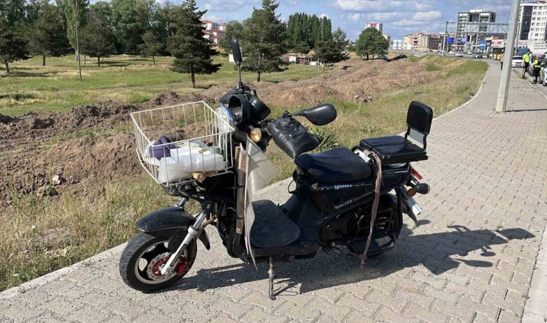 Sivas’ta tırın çarptığı elektrikli motosiklet sürücüsü ağır yaralandı. Edinilen bilgilere
