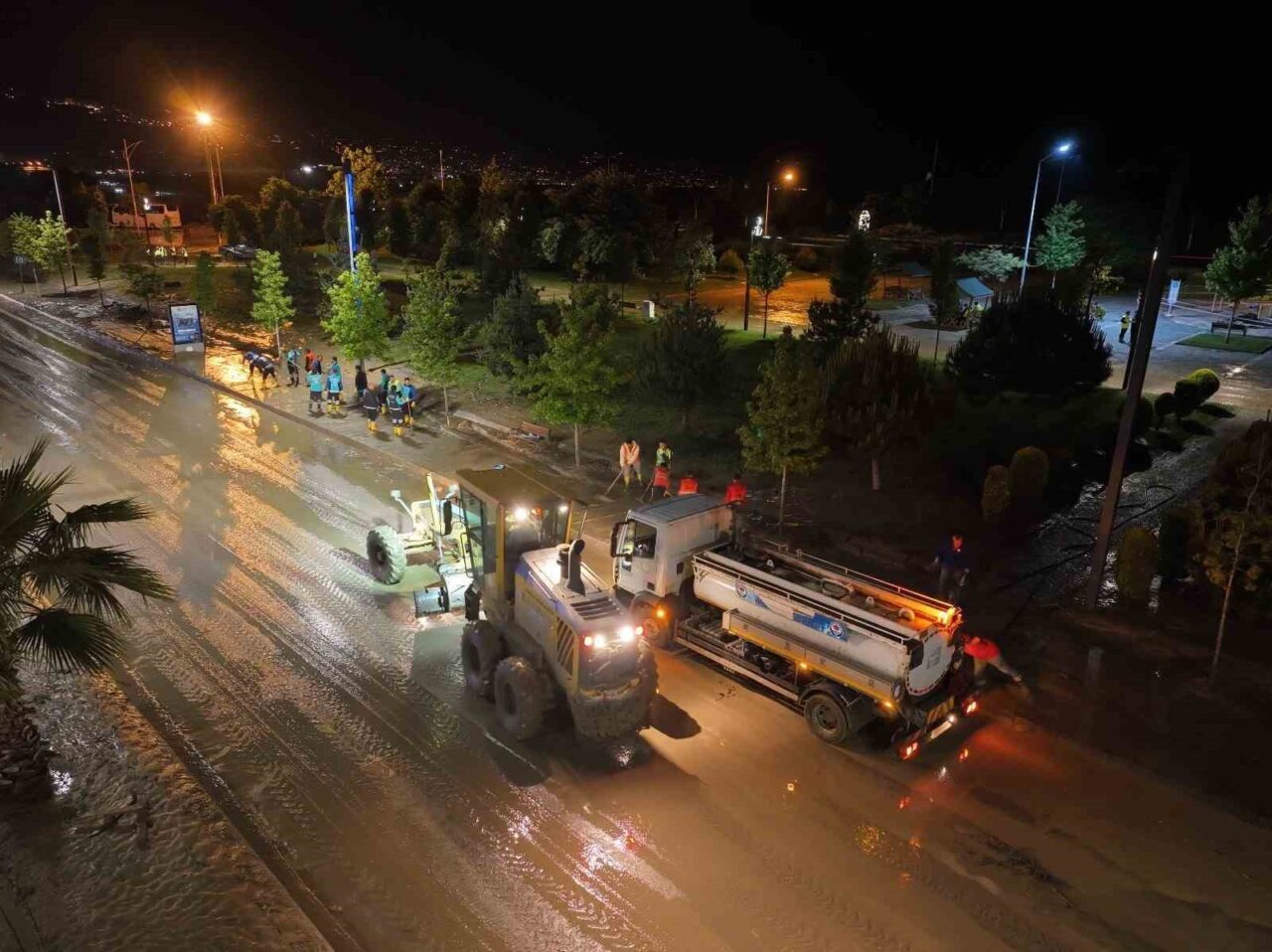 Trabzon’da bugün etkili olan şiddetli yağışın yol açtığı sel ve
