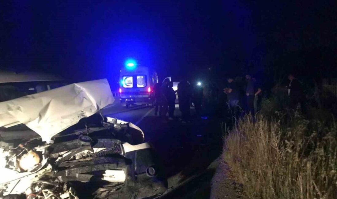 Sakarya’nın Kaynarca ilçesinde traktör ile hafif ticari aracın çarpışması sonucu