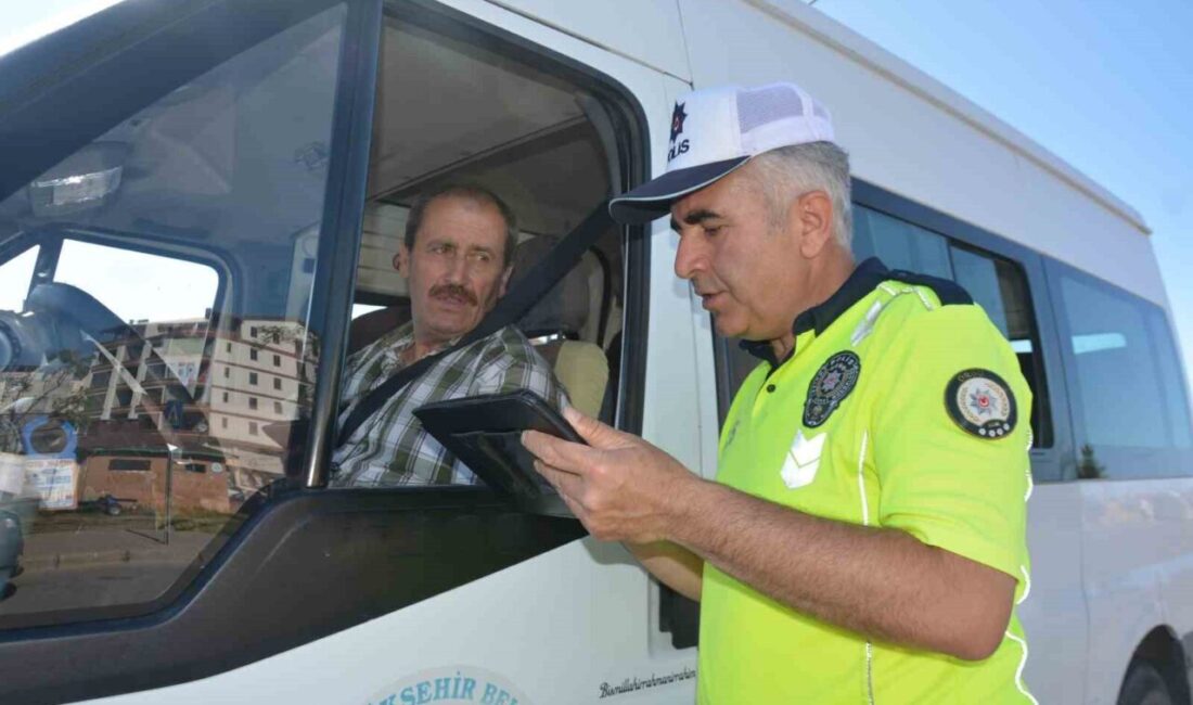 Ordu’nun Ünye ilçesinde polis ekiplerince yürütülen ‘Emniyet Kemeri ile Hayata