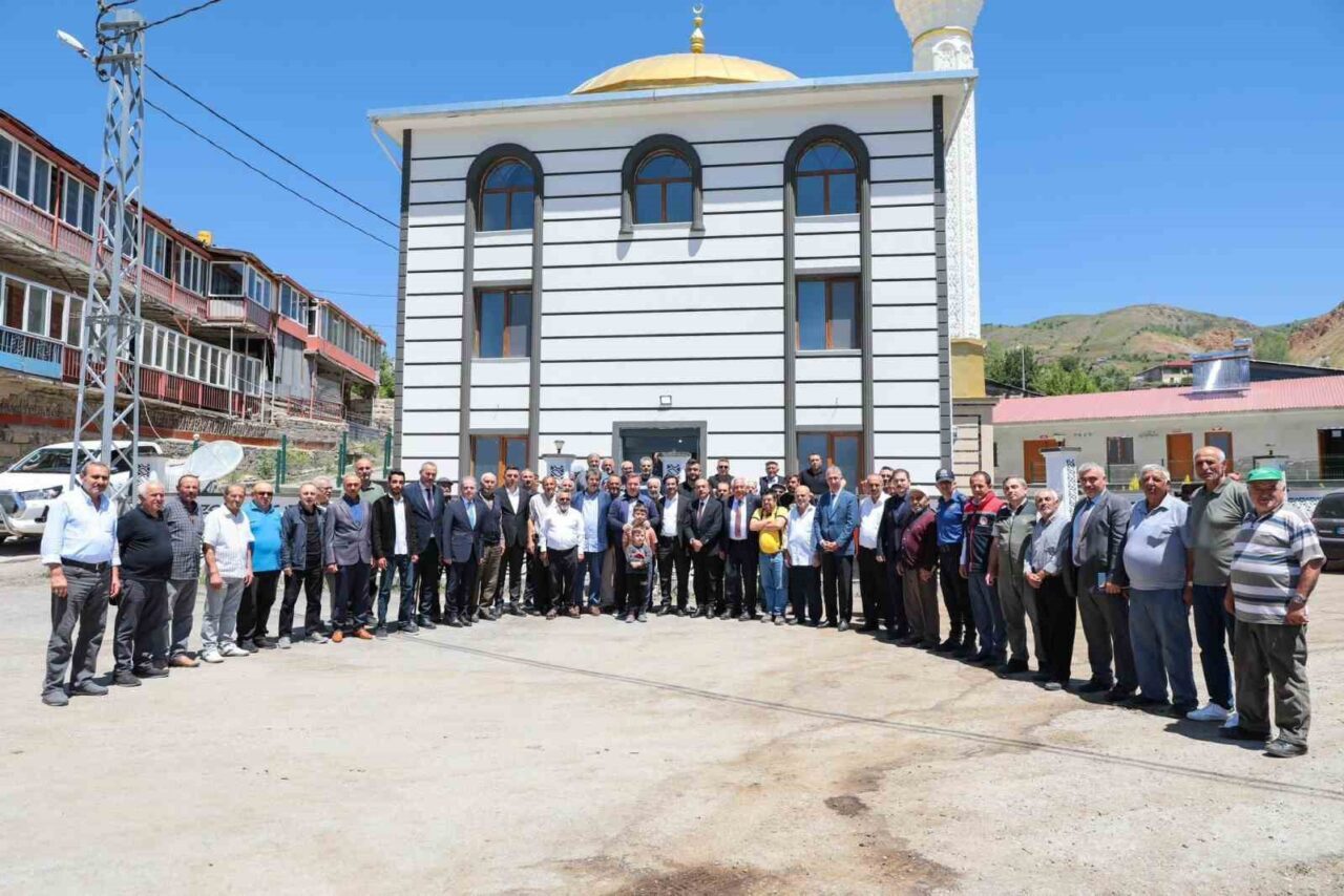 Erzincan Valisi Hamza Aydoğdu, Vali Yardımcısı Mehmet Emre Canpolat, Refahiye