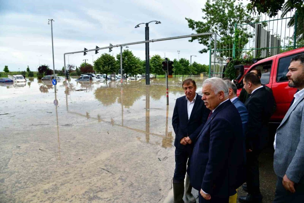 Trabzon Valisi Aziz Yıldırım, bu sabah kentte etkili olan sağanak
