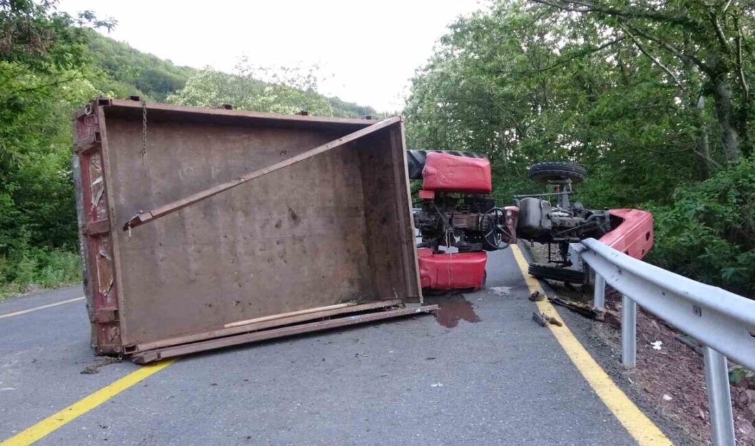 Kocaeli’nin Kartepe ilçesinde sürücünün direksiyon hakimiyetini kaybettiği traktör yan yattı.
