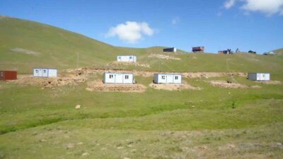 Gümüşhane’nin Çorak Köyü sınırlarında yer alan Taşköprü Yaylası’na bir gecede