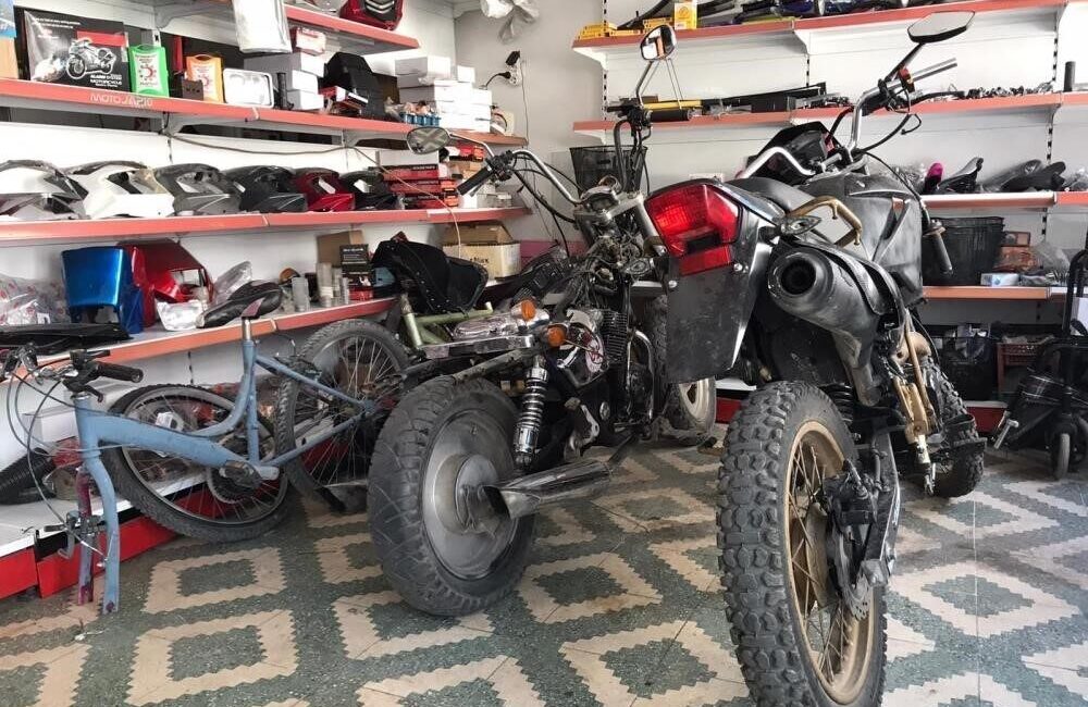 Yaz aylarında motosiklet kullanımına ve bakımına dikkat Erzincan’da uzun yıllardır motosiklet satışı ve tamiri yapan Ali Kilit,