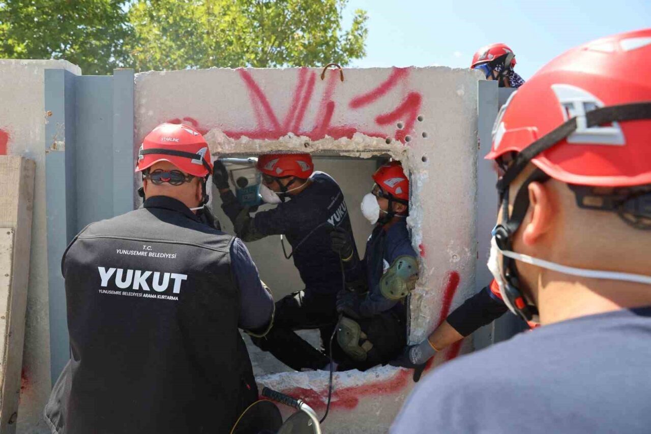 Yunuseme Belediyesi Arama Kurtarma Ekibi olan YUKUT, kentsel arama kurtarma