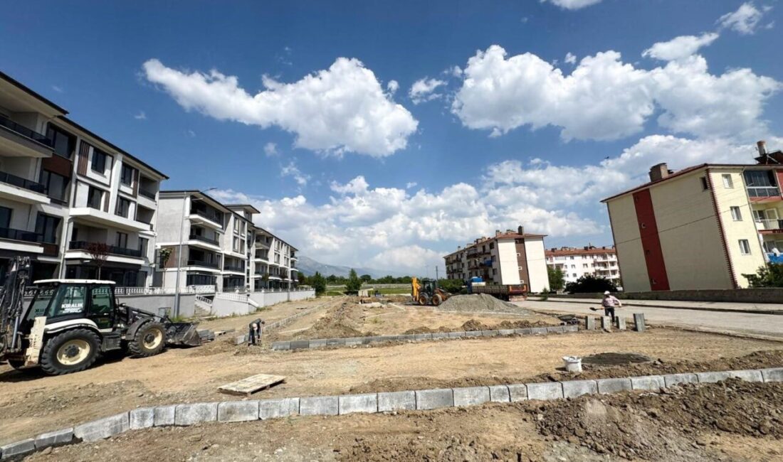 Erzincan Belediyesi Park ve Bahçeler Müdürlüğü ekipleri tarafından, Yunus Emre