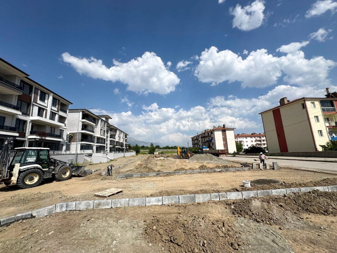 Erzincan Belediyesi Park ve Bahçeler Müdürlüğü ekipleri tarafından, Yunus Emre