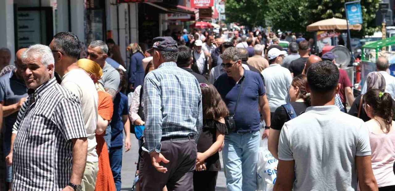 Yurt dışından Türkiye’ye göç edenlerin sayısı 2024 yılında, bir önceki