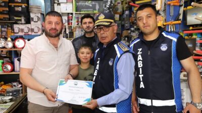 Ardahan Belediyesi Zabıta Müdürlüğüne bağlı ekipler, kaldırım işgali konusundaki denetimlerine