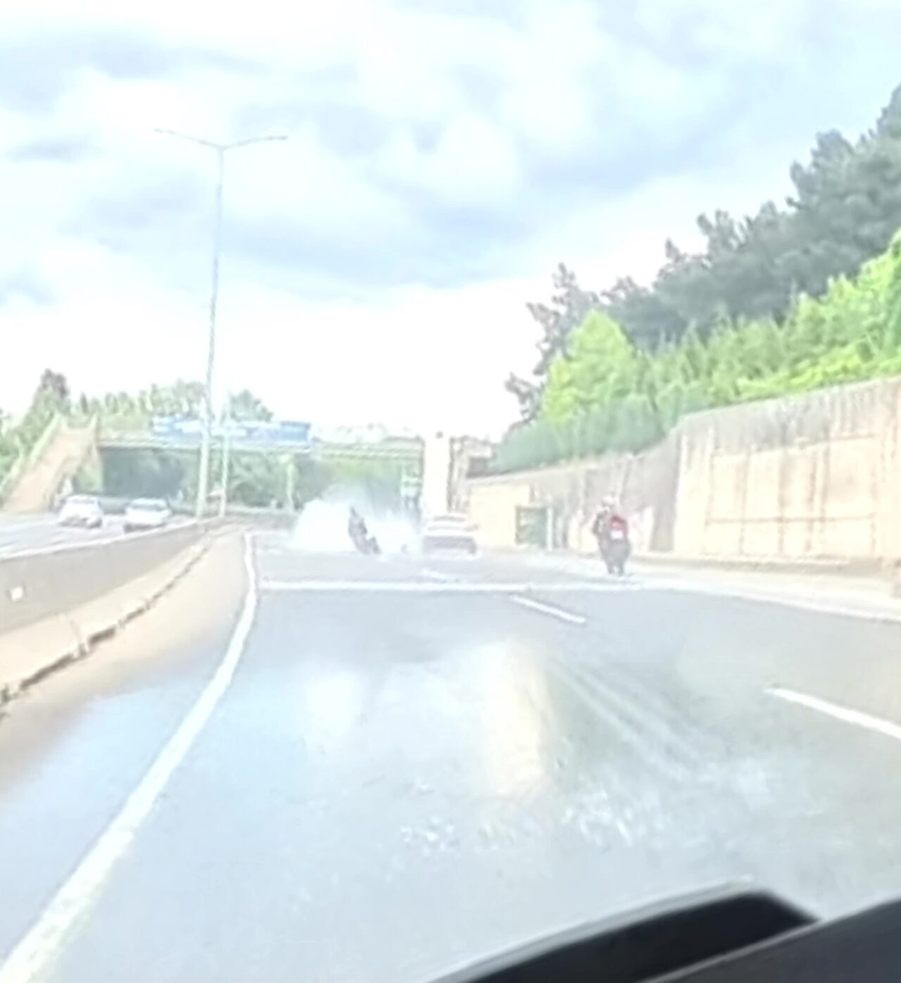 Kocaeli D130 Karayolu’nda meydana gelen zincirleme trafik kazasında 3 kişi