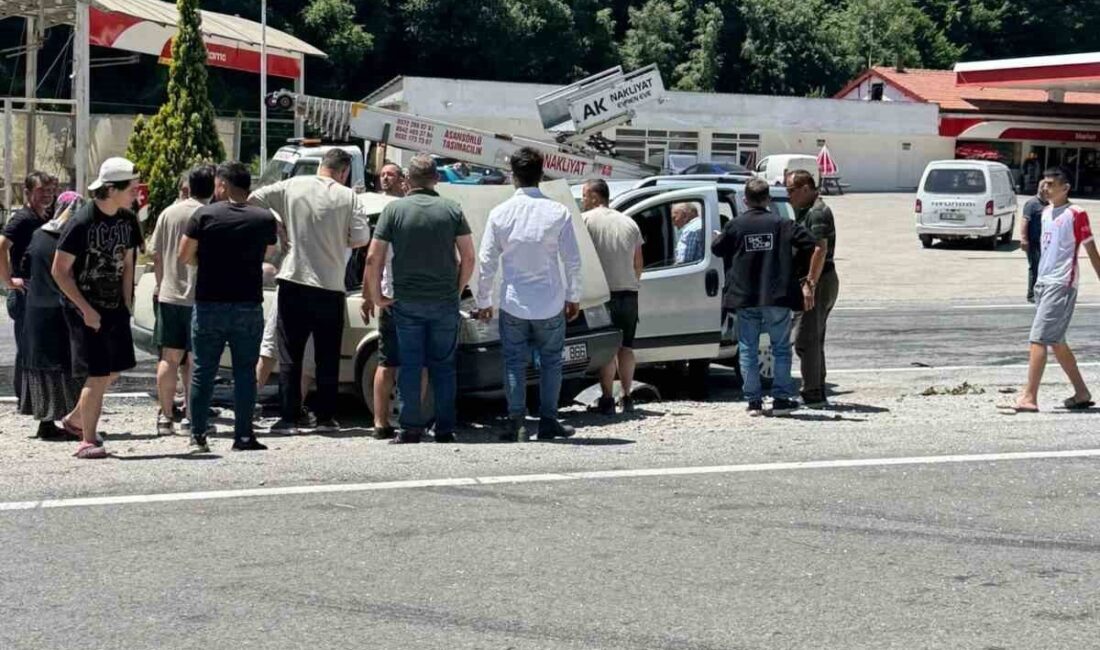 Zonguldak-Ankara kara yolunun Karaman beldesi mevkiinde meydana gelen trafik kazasında