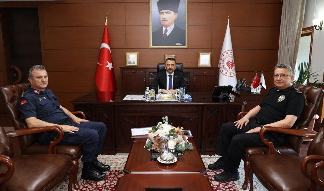 Zonguldak’ta haftalık asayiş ve güvenlik toplantısı yapıldı Zonguldak Valiliği’nce düzenlenen haftalık Asayiş ve Güvenlik Toplantısı, Vali Osman
