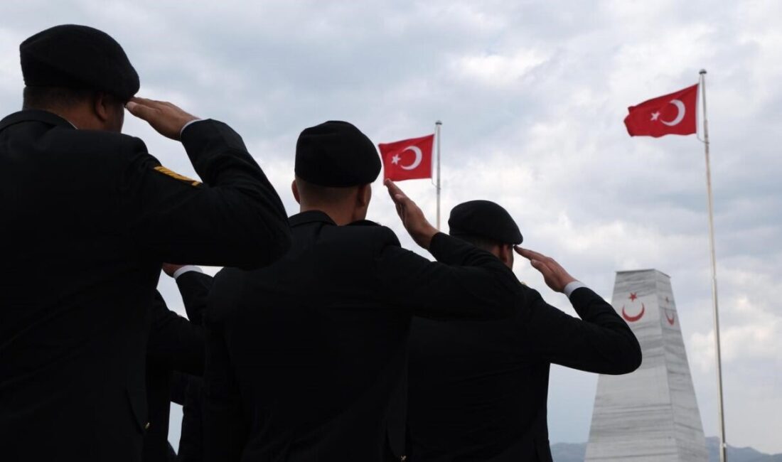 15 Temmuz Demokrasi ve Milli Birlik Günü münasebetiyle, Garnizon Şehitliğinde