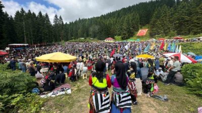 Trabzon’un Şalpazarı ilçesinde düzenlenen 26. Göllüalan Yayla Şenliği renkli anlara