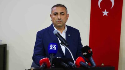 Adana Büyükşehir Belediye Başkanı Zeydan Karalar’ın görevden uzaklaştırılmasının ardından yapılan