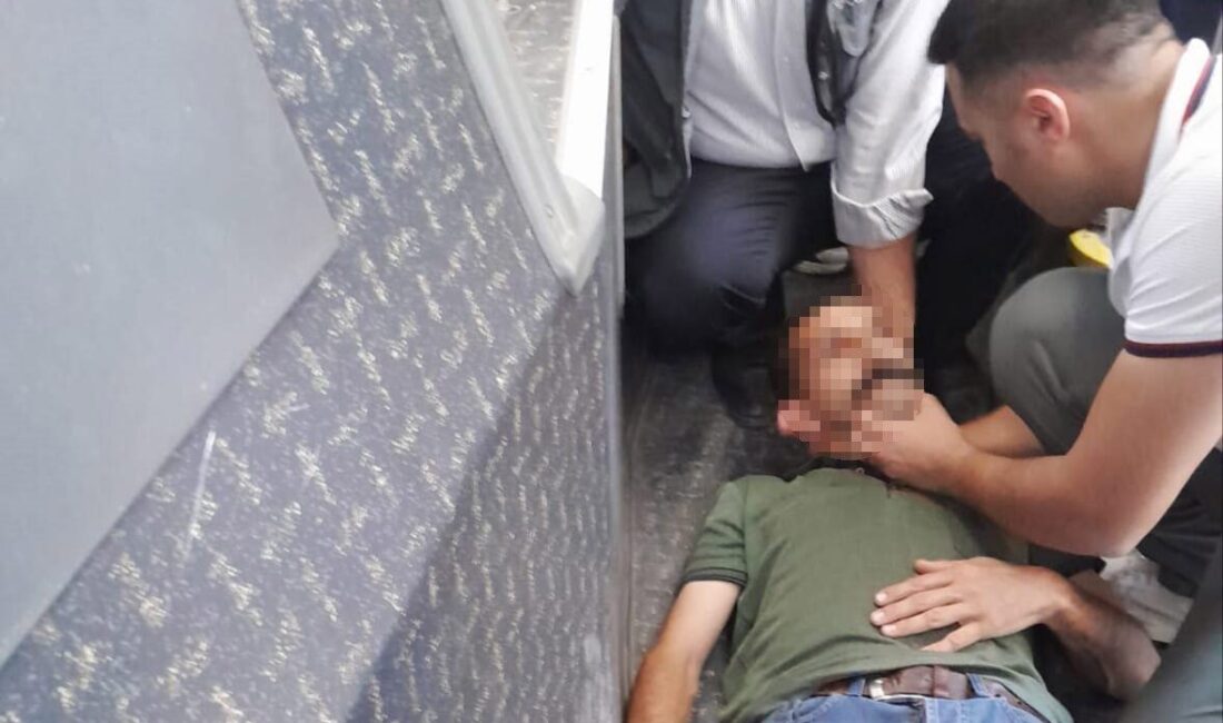 Ağrı’da belediye halk otobüsünde epilepsi nöbeti geçiren yolcu, şoför tarafından