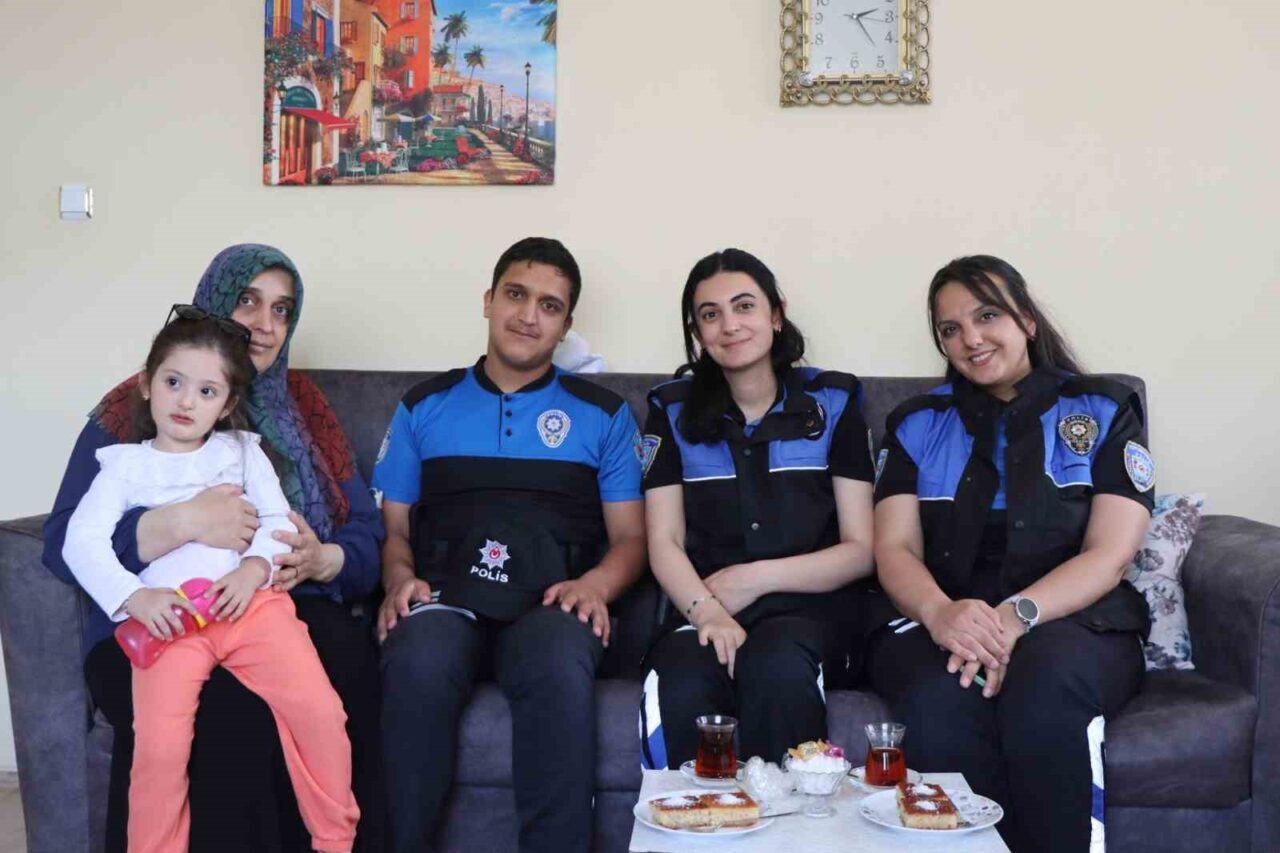 Erzurum’da hayali olan polis üniformasına kavuşan Ahmet Arif, polis büyükleri