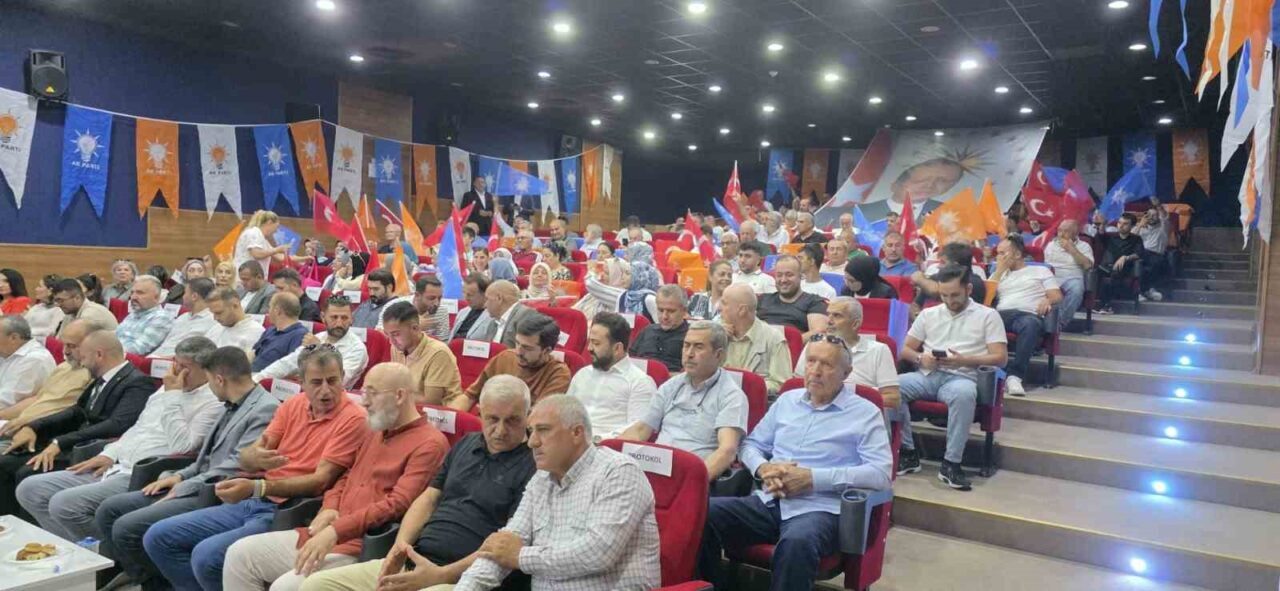 AK Parti Aliağa İlçe Başkanlığı tarafından düzenlenen Genişletilmiş İlçe Danışma