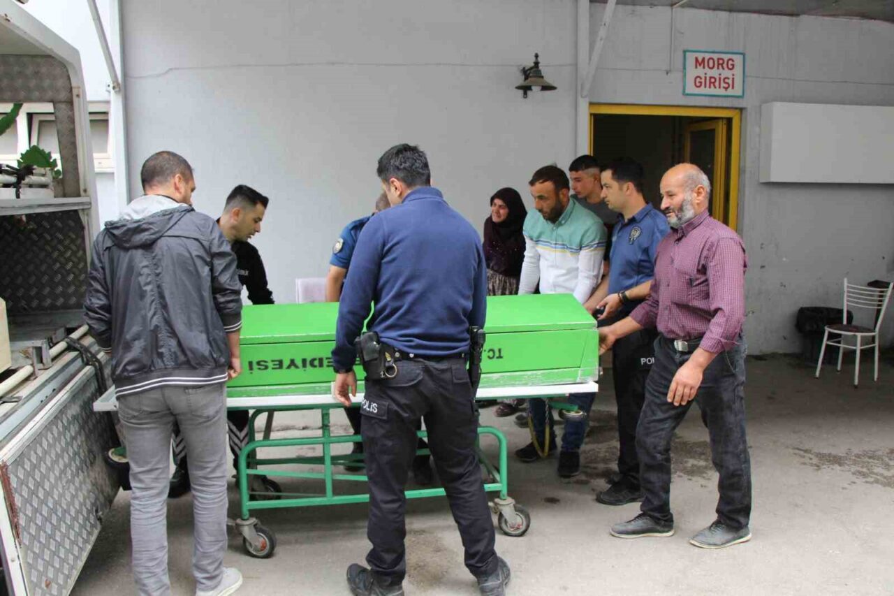 Amasya’da kısa süre önce cezaevinden çıkan bir adam, evinde tartıştığı