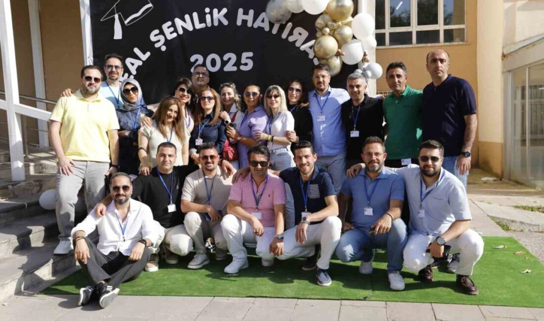 Erzurum Merkez Anadolu Lisesi (EAL) mezunları geleneksel mezun şenliğinde buluştu.