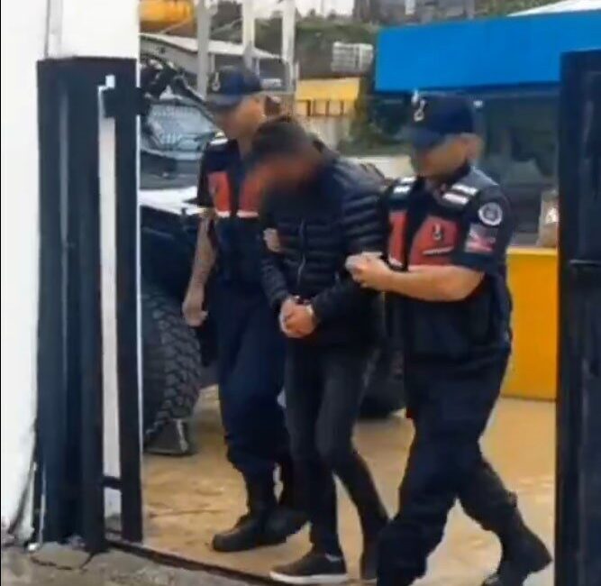 Giresun’un Bulancak ilçesine bağlı Aydındere Beldesi’nde bir sürücünün aracı torpidoya