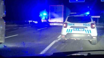 Ardahan’da 2 otomobilin çarpıştığı kazada 4 kişi yaralandı. Edinilen bilgiye