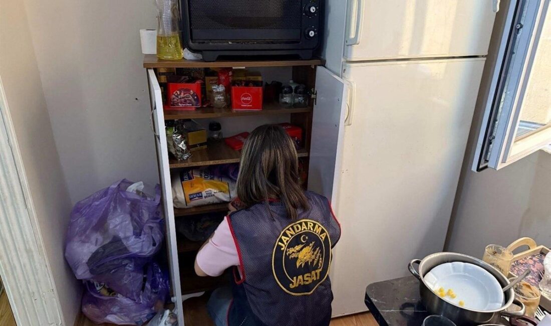 Artvin’in Borçka ilçesinde köy muhtarlarını telefonla arayarak kendisini Valilik çalışanı