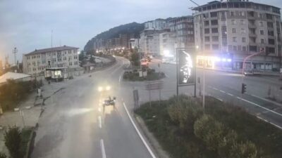 Artvin’in Hopa ilçesinde sabah saatlerinde meydana gelen trafik kazasında biri