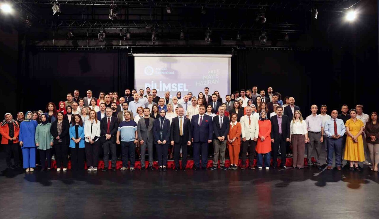 Gerçekleştirdikleri bilimsel çalışmalarla üniversite ismini üst sıralara taşıyan akademisyenleri ödüllendiren