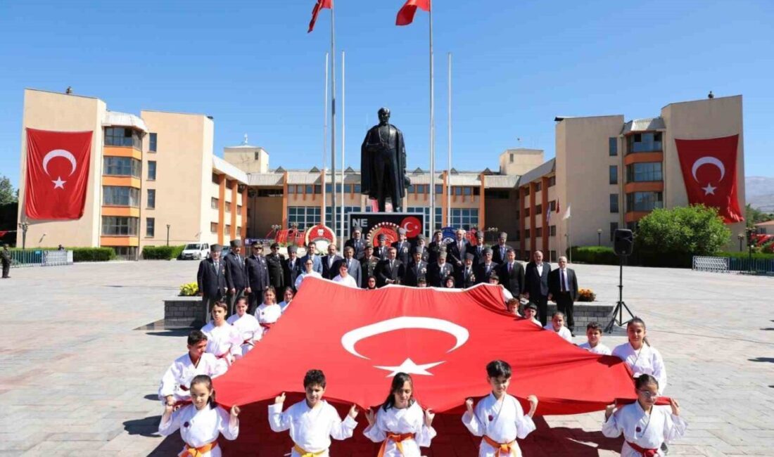 Türkiye Cumhuriyeti’nin kurucusu Mustafa Kemal Atatürk’ün Erzincan’a gelişinin 106’ncı yıl